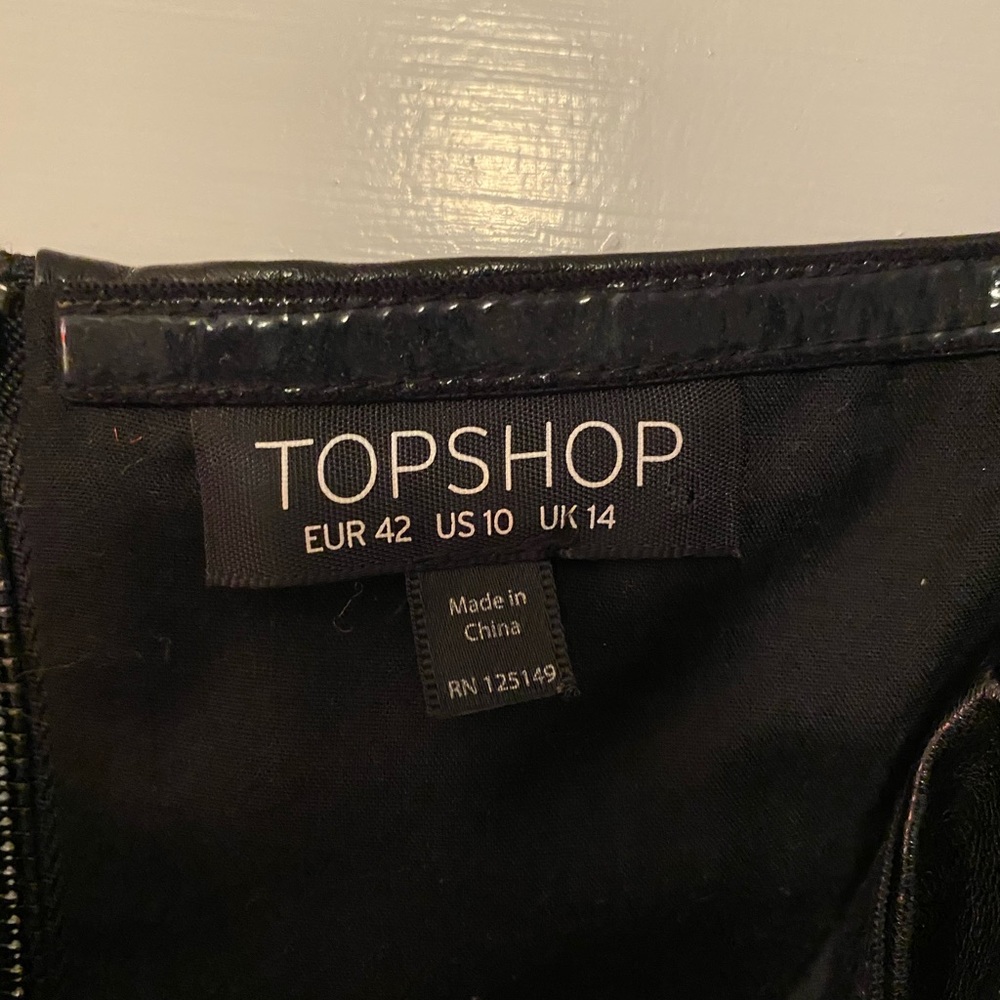 Black Leather Crop Top with Chain Straps - Picture 4 of 7